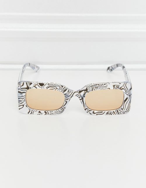 Load image into Gallery viewer, Tortoiseshell Rectangle Polycarbonate Sunglasses