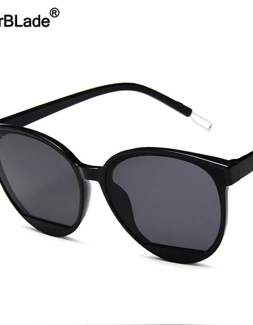 Load image into Gallery viewer, Vintage Brand Sunglasses with UV400
