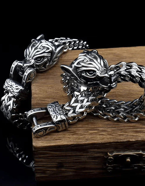 Load image into Gallery viewer, Wolf&#39;s Head Bracelet
