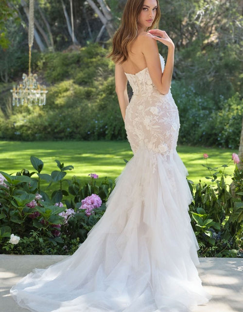 Load image into Gallery viewer, Strapless Mermaid Bridal Gown
